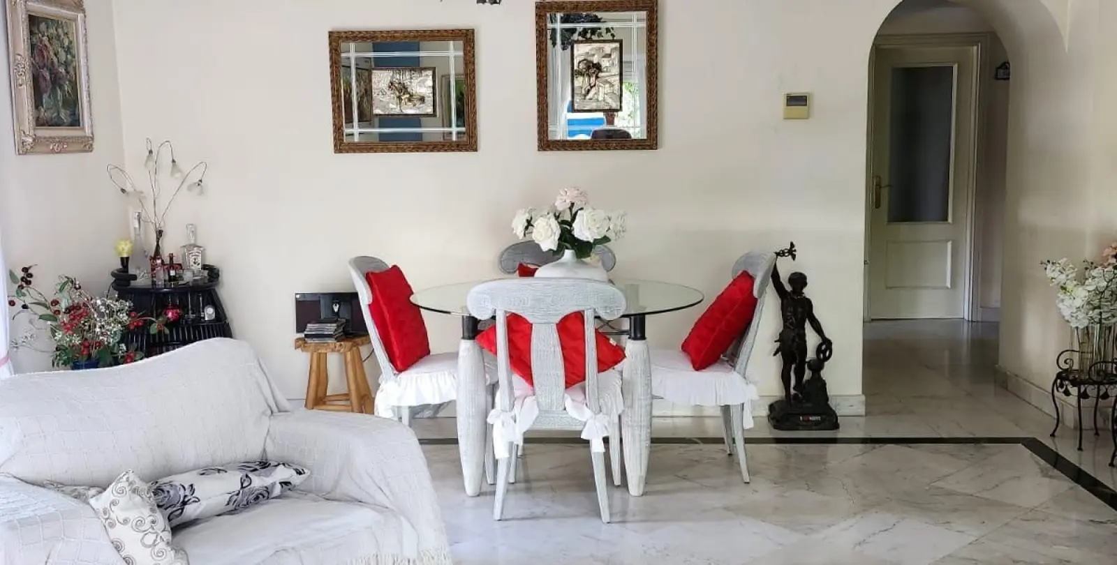 Venta de apartamento en planta media en Puerto Banús 8