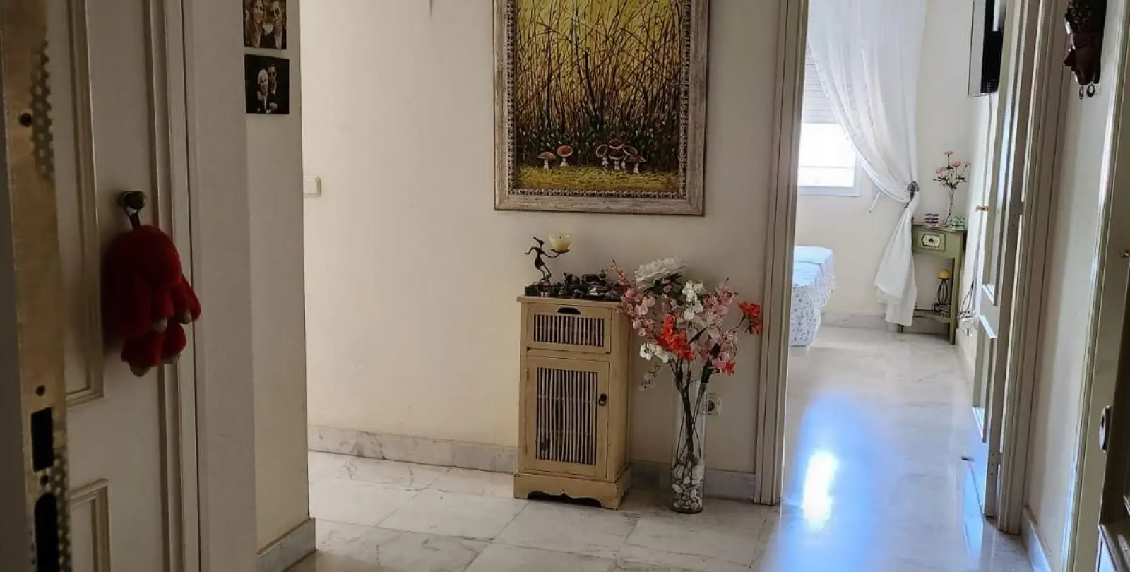 Venta de apartamento en planta media en Puerto Banús 18
