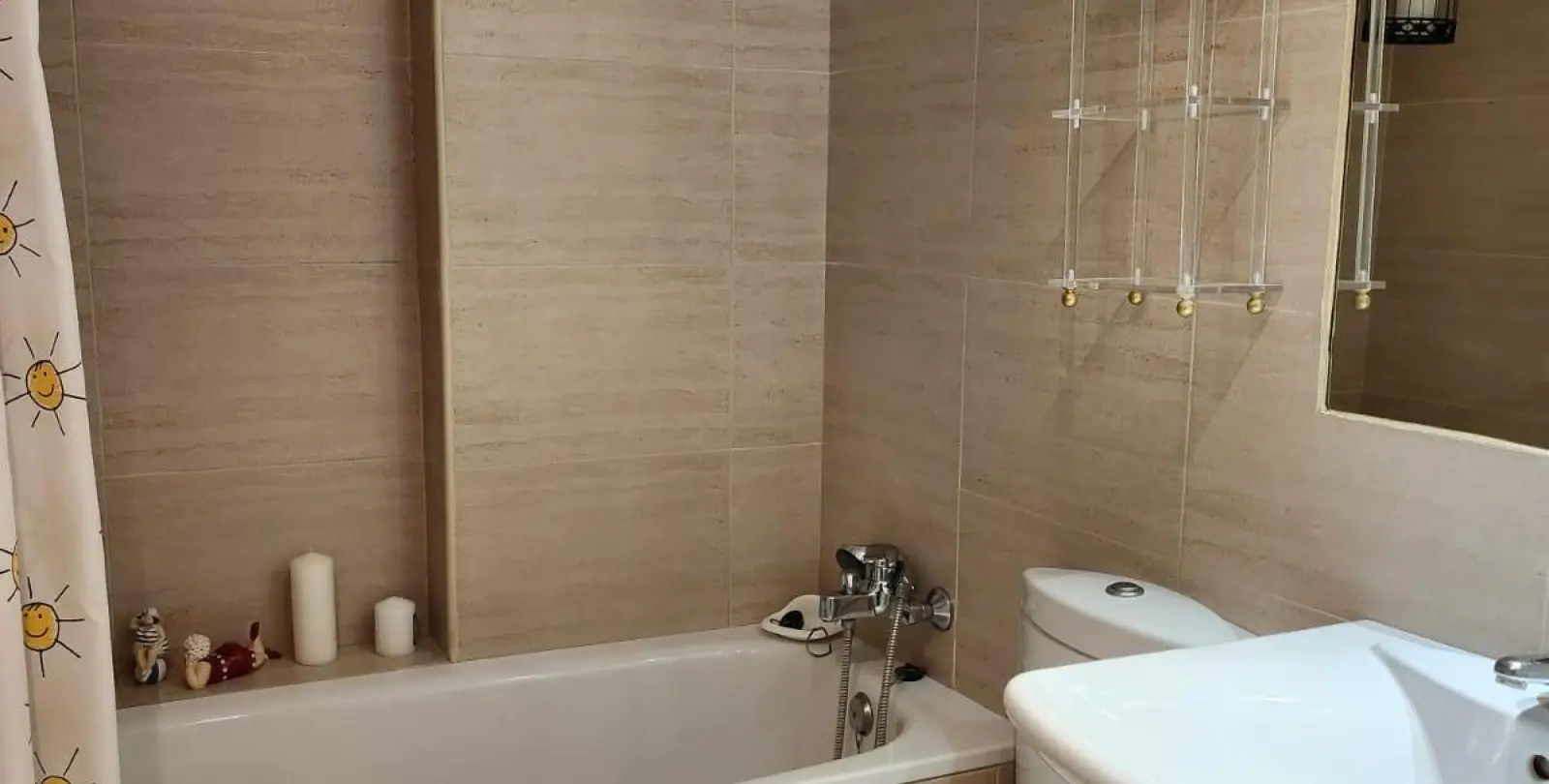 Venta de apartamento en planta media en Puerto Banús 23