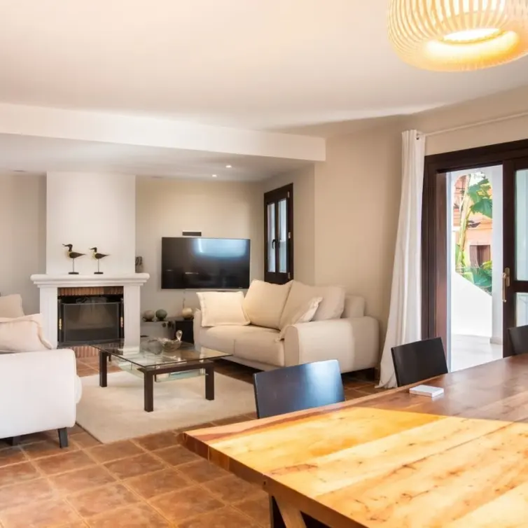 Venta de casa pareada en El Paraiso