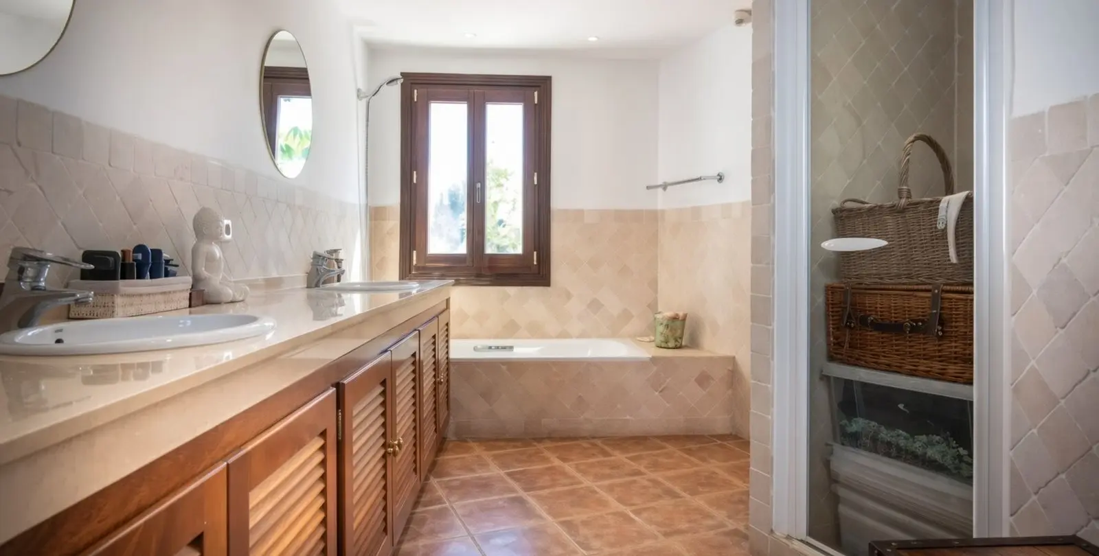 Venta de casa pareada en El Paraiso 17