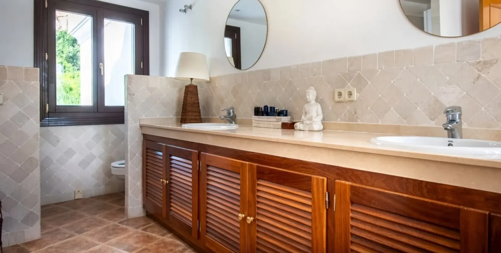 Venta de casa pareada en El Paraiso 18