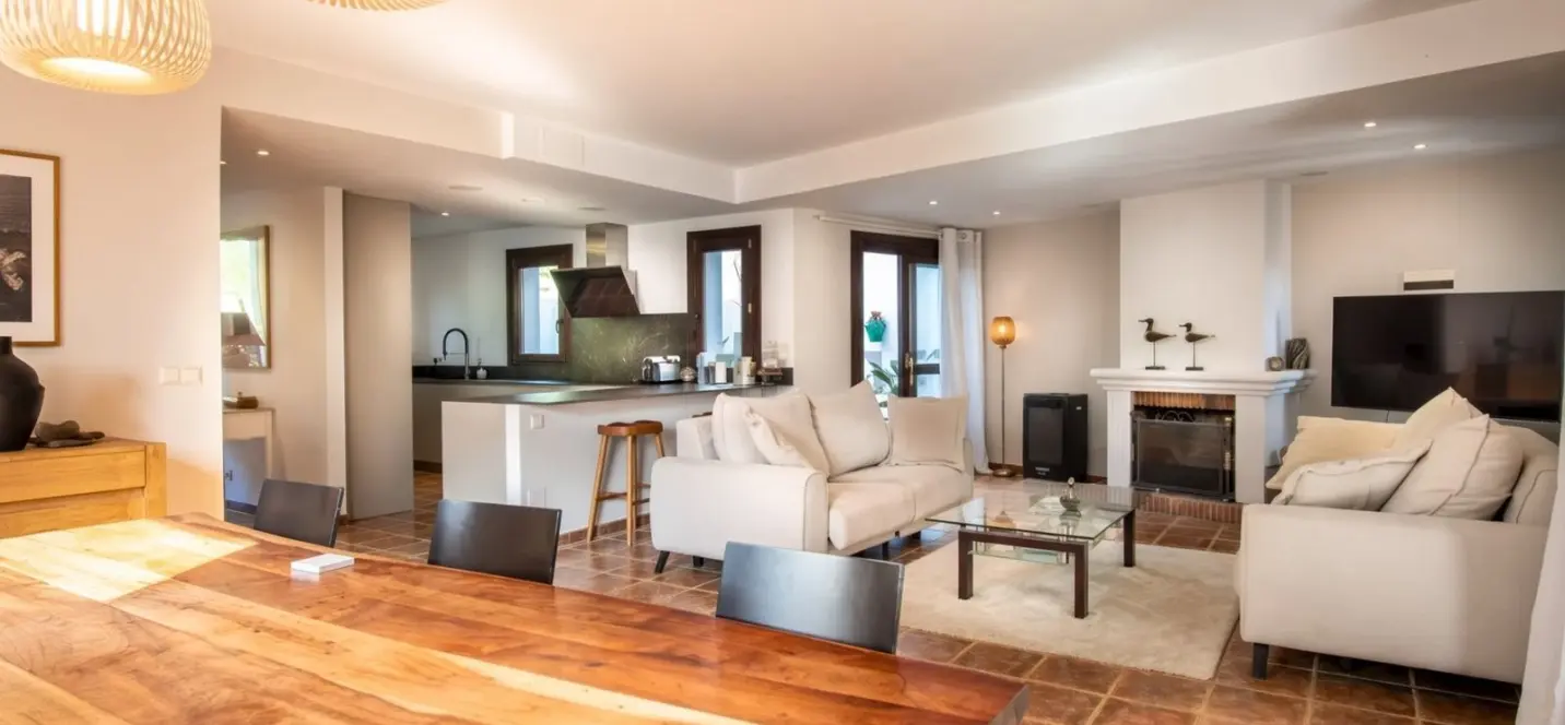 Venta de casa pareada en El Paraiso 1