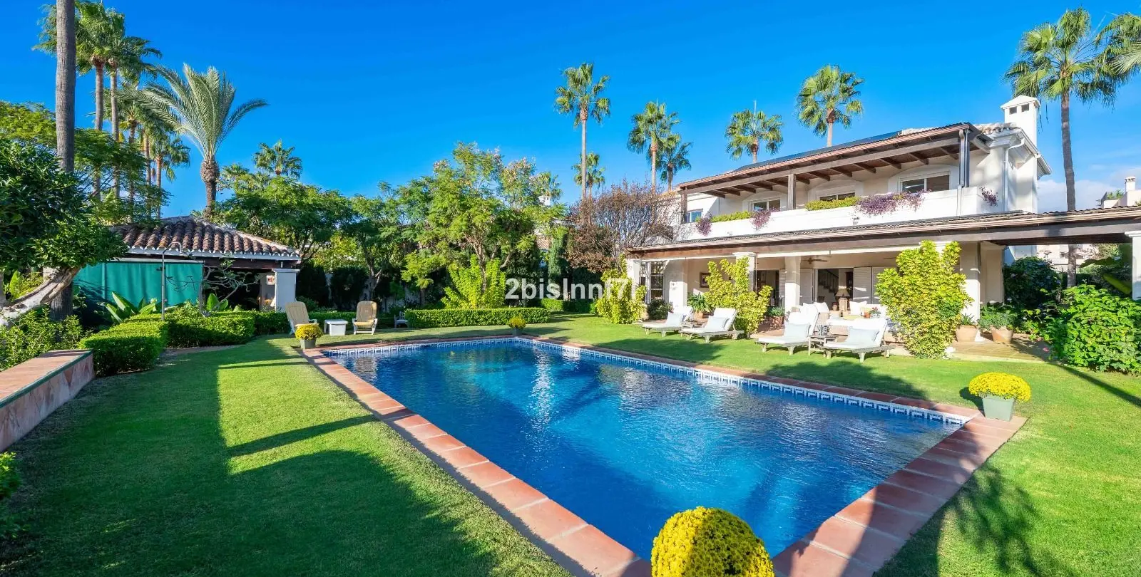 Venta de villa independiente en Elviria 1