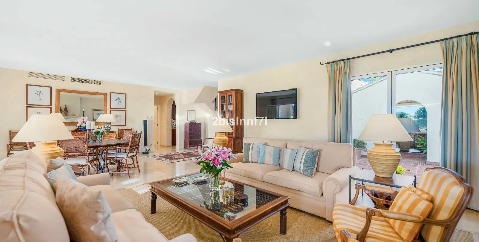 Venta de villa independiente en Elviria 3