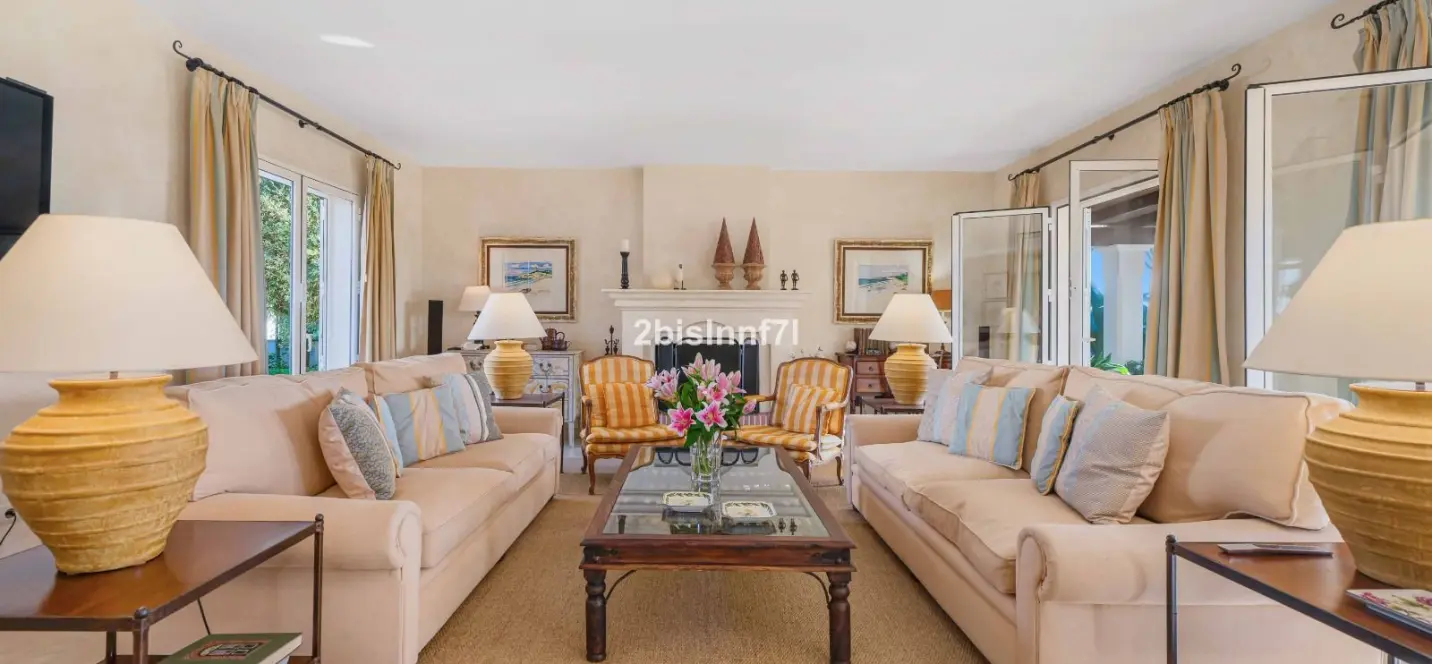 Venta de villa independiente en Elviria 3