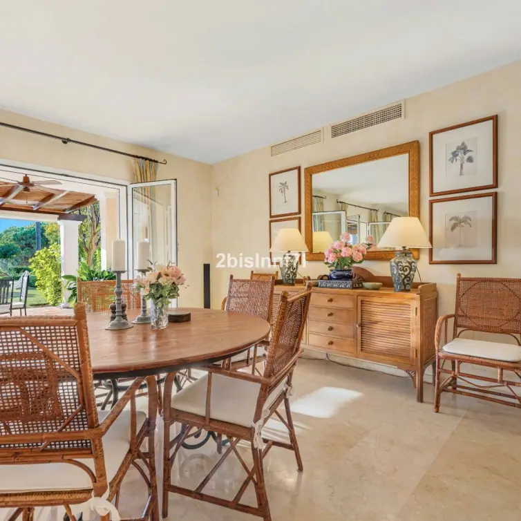 Venta de villa independiente en Elviria