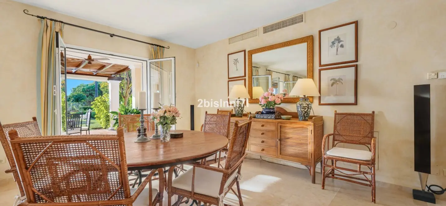 Venta de villa independiente en Elviria 4