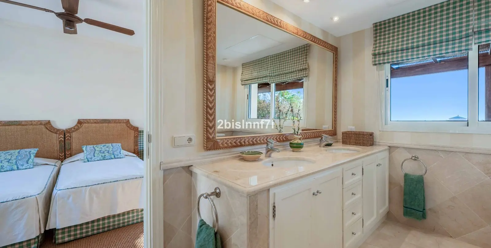 Venta de villa independiente en Elviria 23