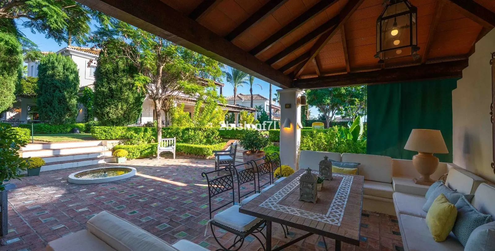 Venta de villa independiente en Elviria 30