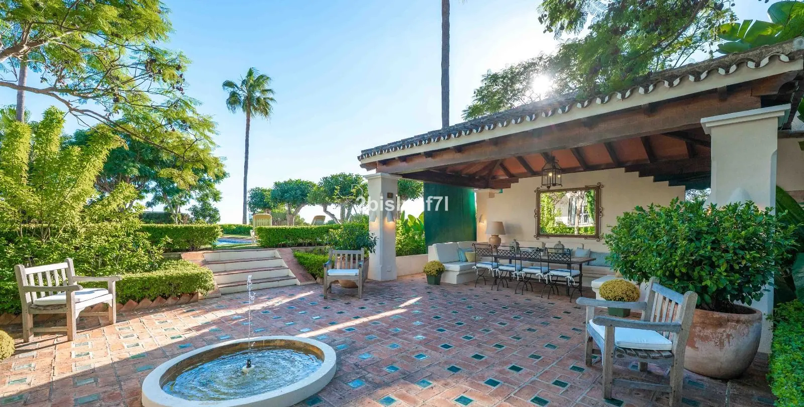 Venta de villa independiente en Elviria 32
