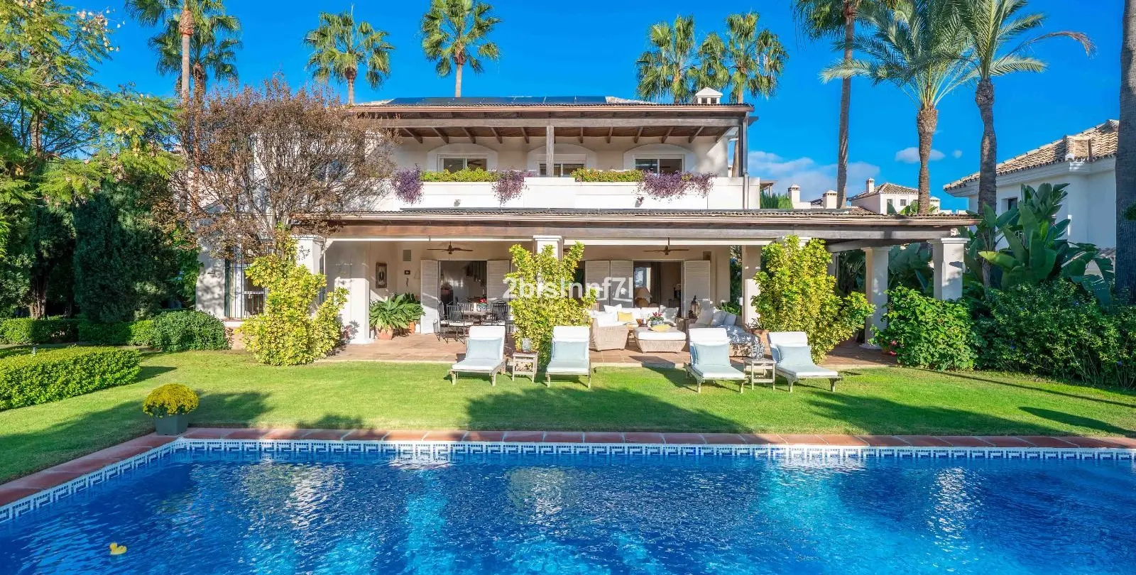 Venta de villa independiente en Elviria 35