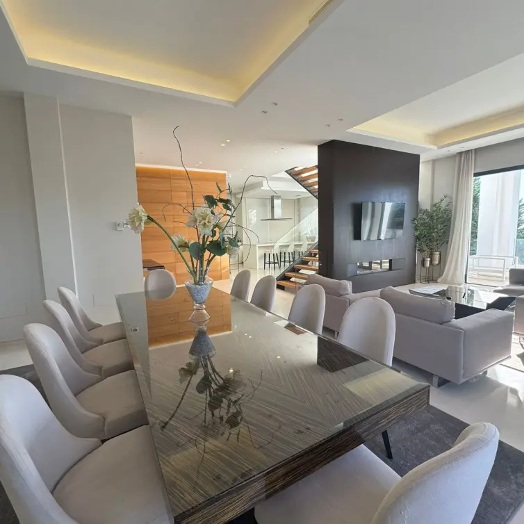 Long-term rent of detached villa in Marbella
