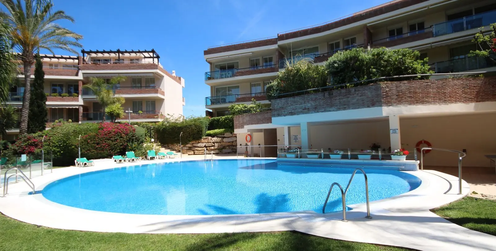 Sale of penthouse in Riviera del Sol 10
