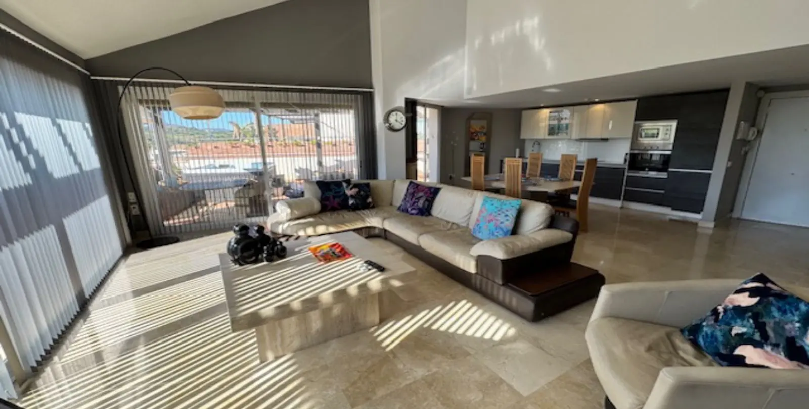 Sale of penthouse in Riviera del Sol 37