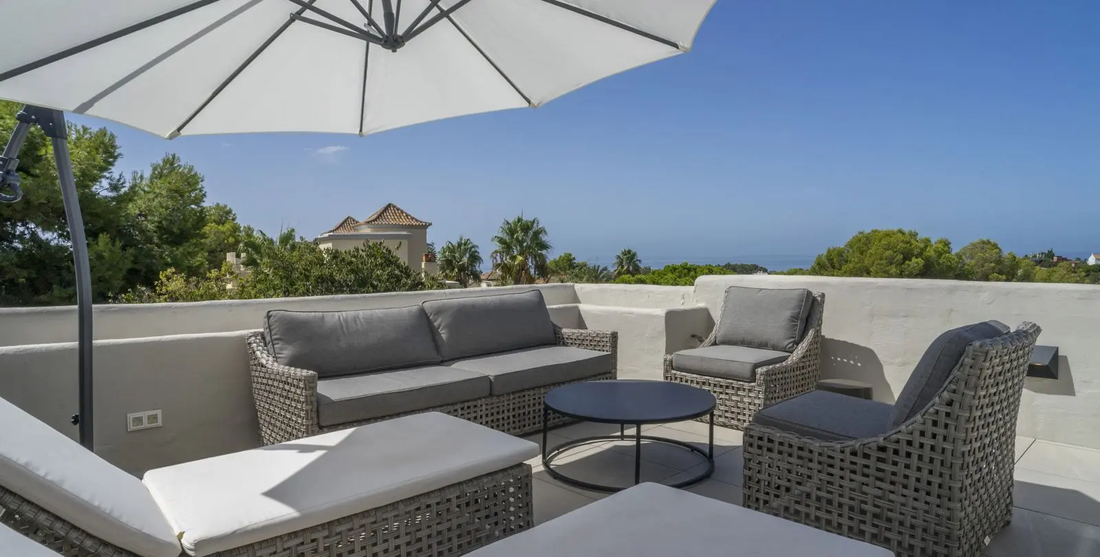 Sale of townhouse in Artola 1