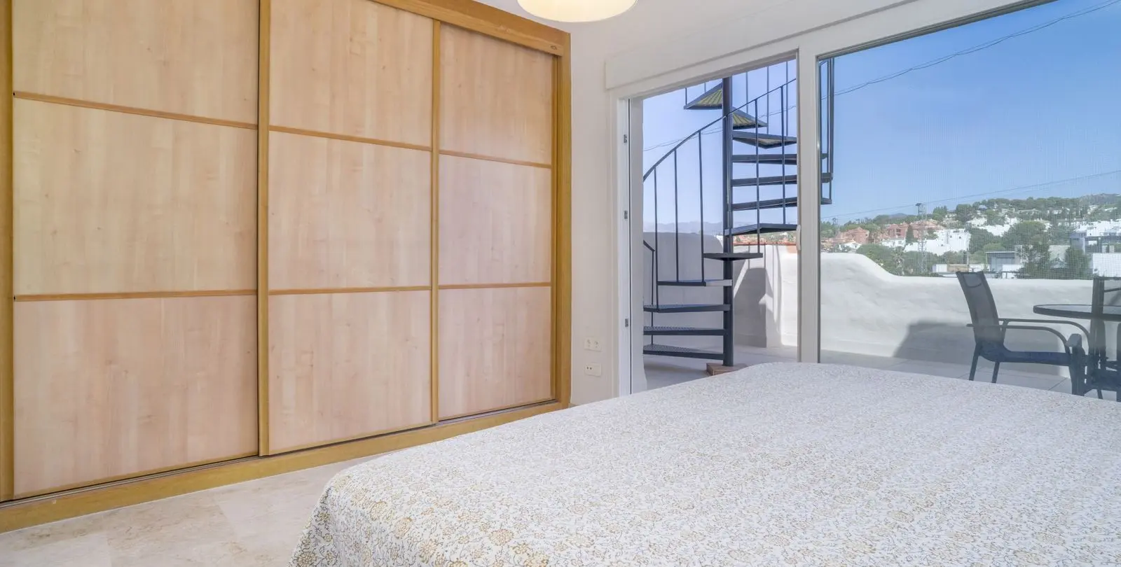 Sale of townhouse in Artola 18