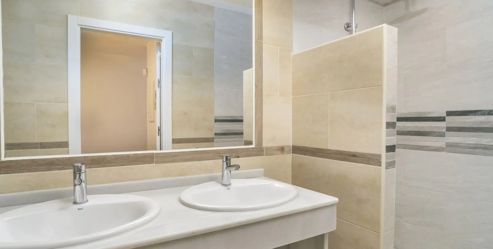 Sale of townhouse in Artola 35