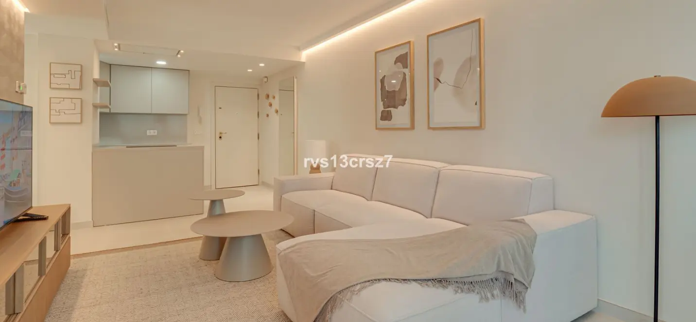 Venta de apartamento en planta media en Marbella 1