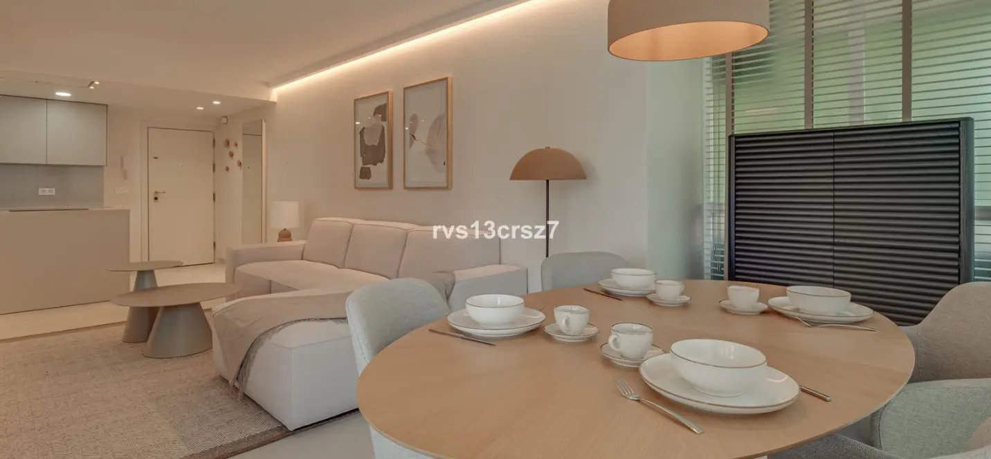 Venta de apartamento en planta media en Marbella 2