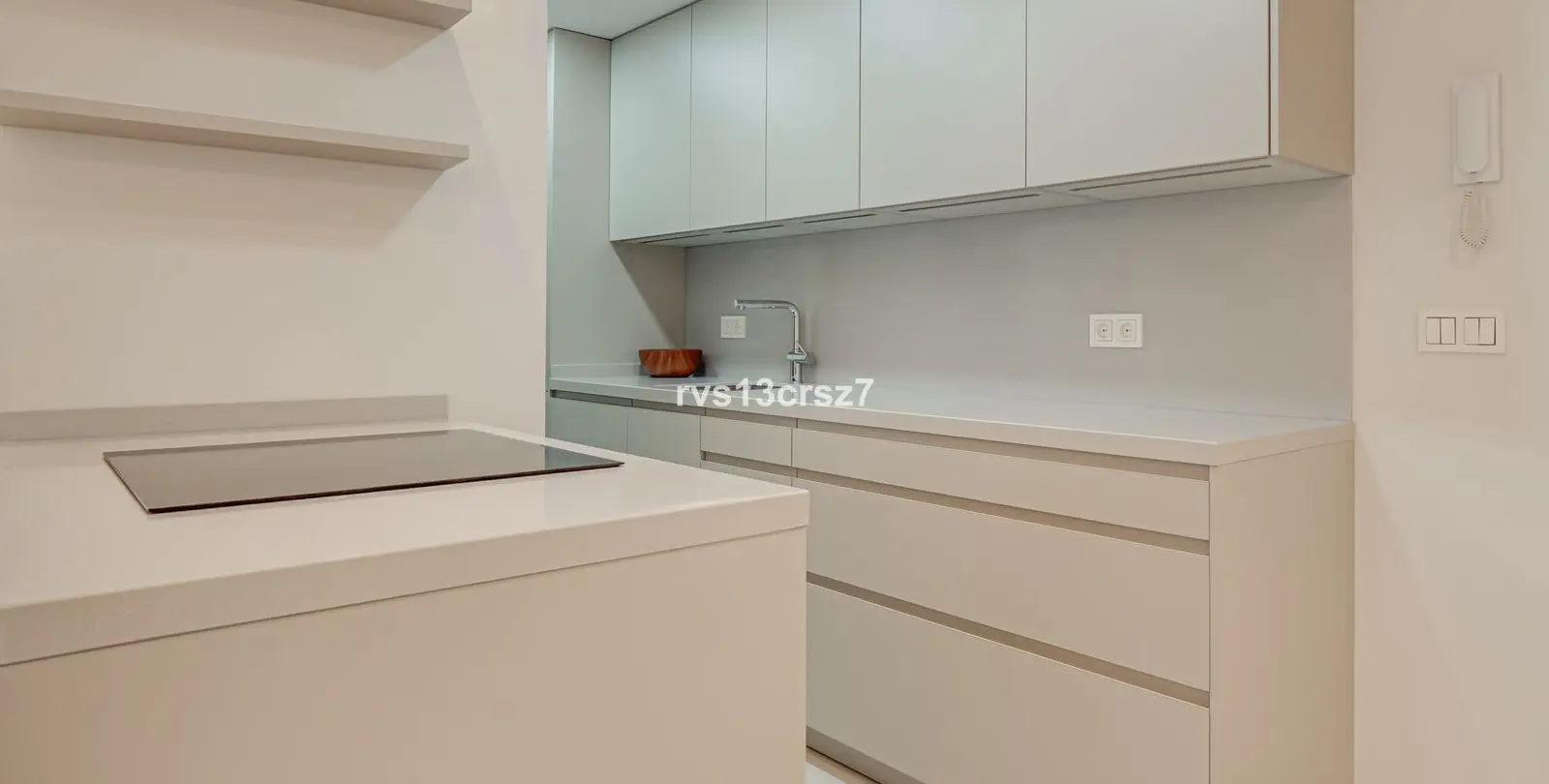 Venta de apartamento en planta media en Marbella 9
