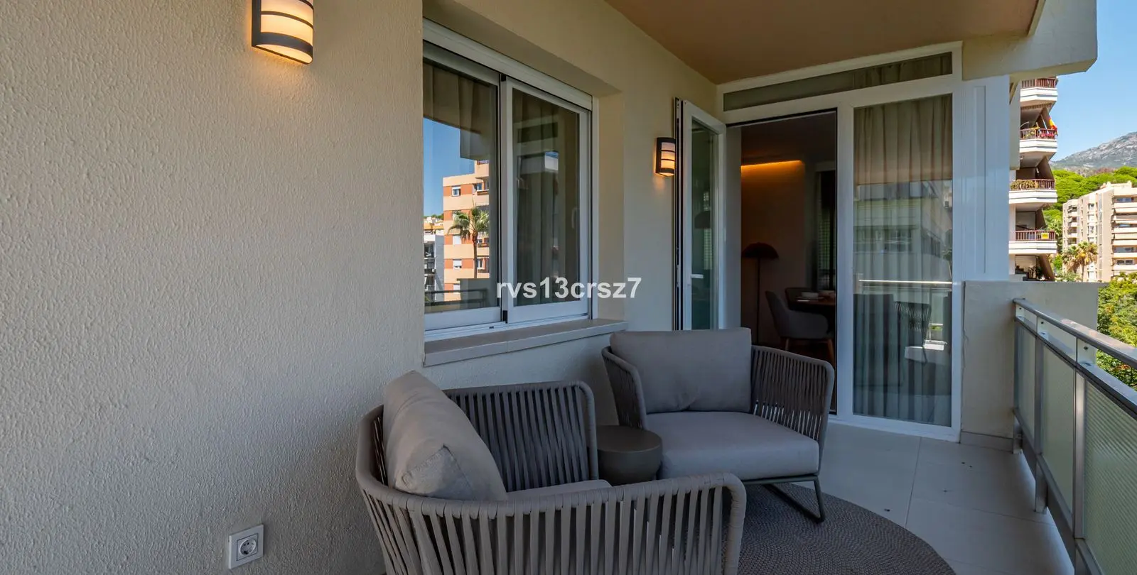 Venta de apartamento en planta media en Marbella 13