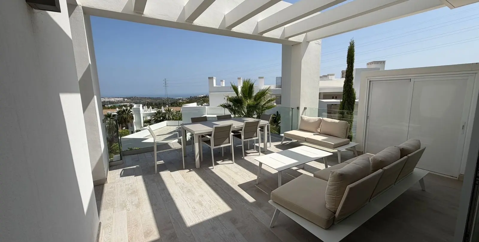 Venta de apartamento en planta media en Casares 1
