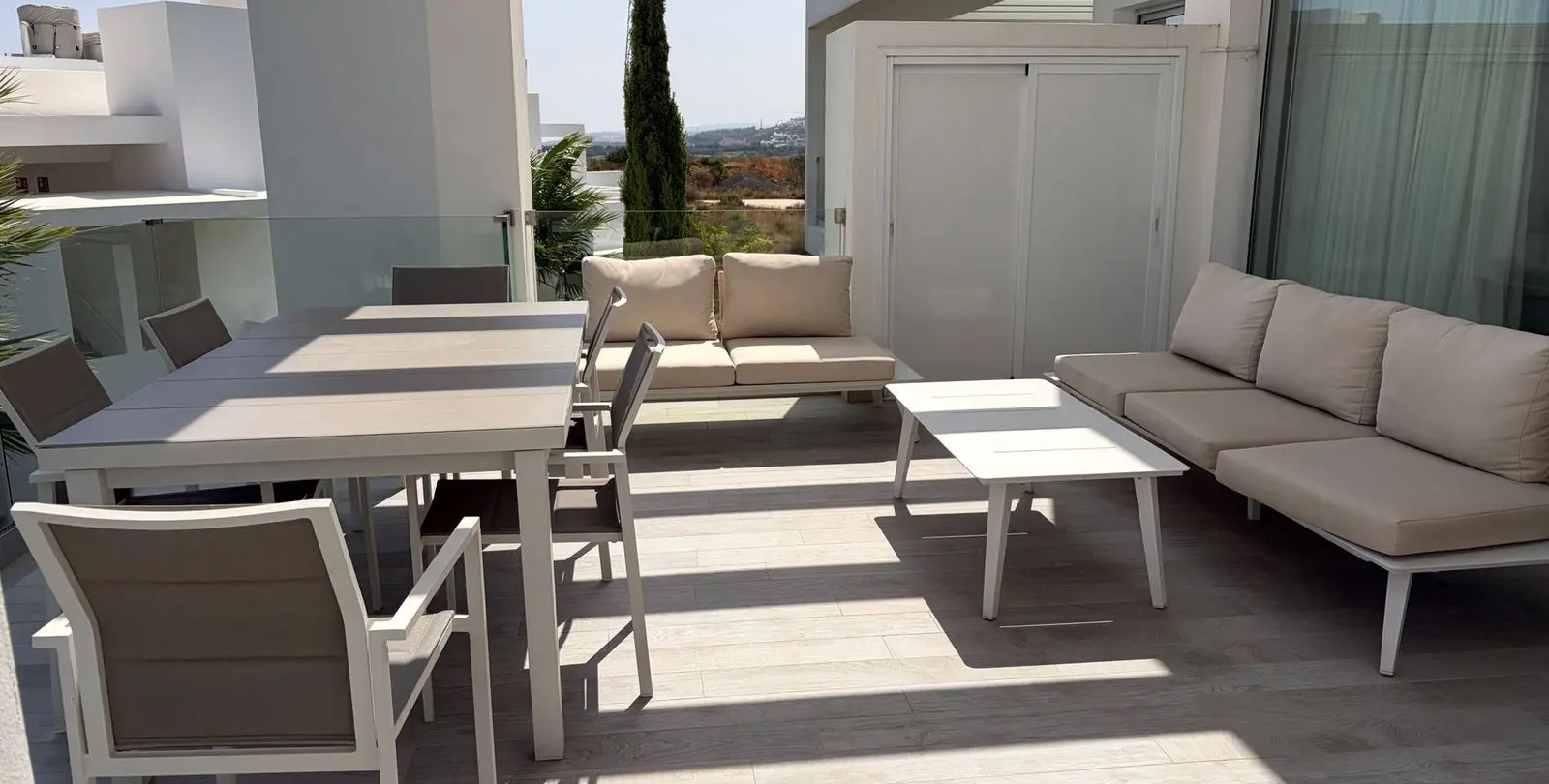 Venta de apartamento en planta media en Casares 2