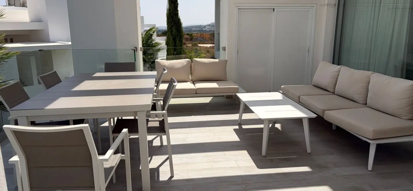 Venta de apartamento en planta media en Casares 1