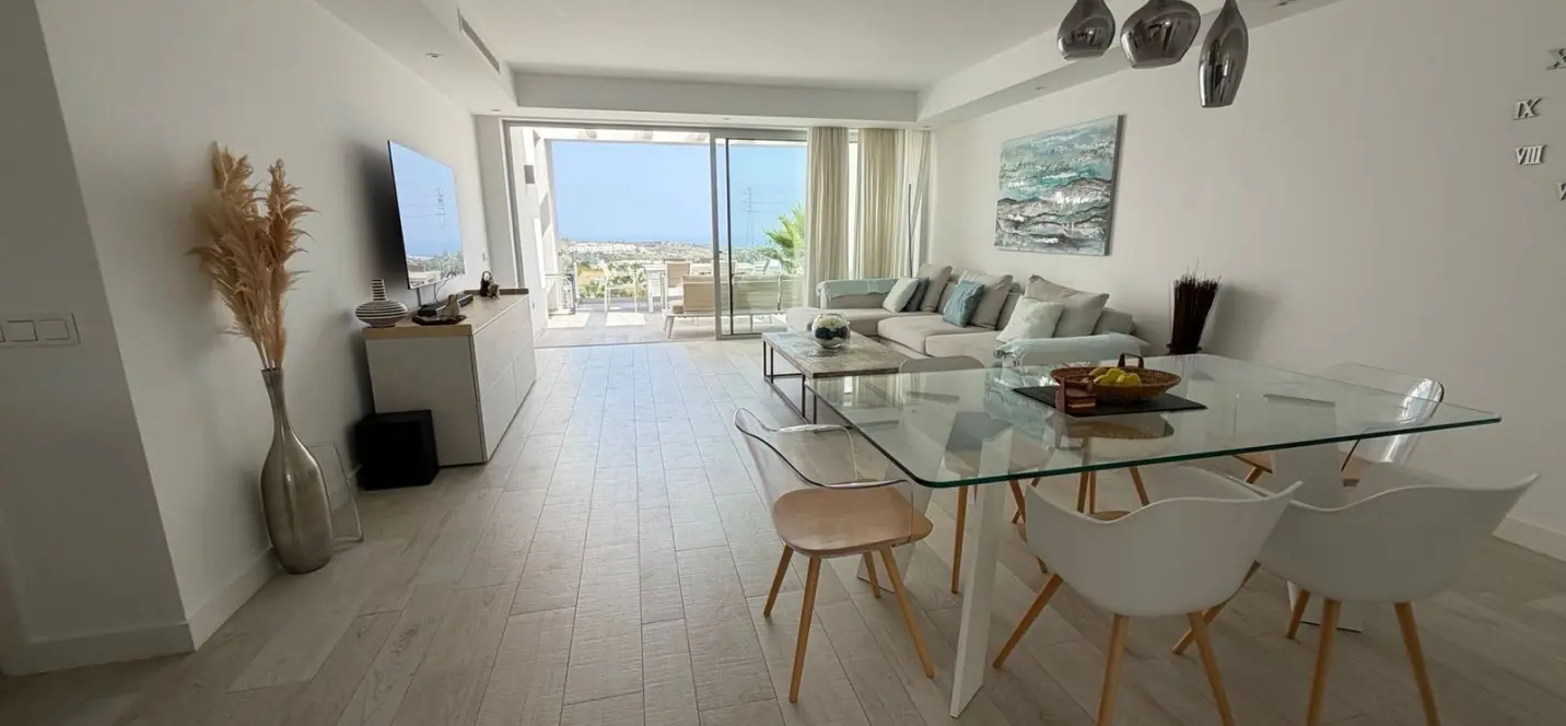 Venta de apartamento en planta media en Casares 2