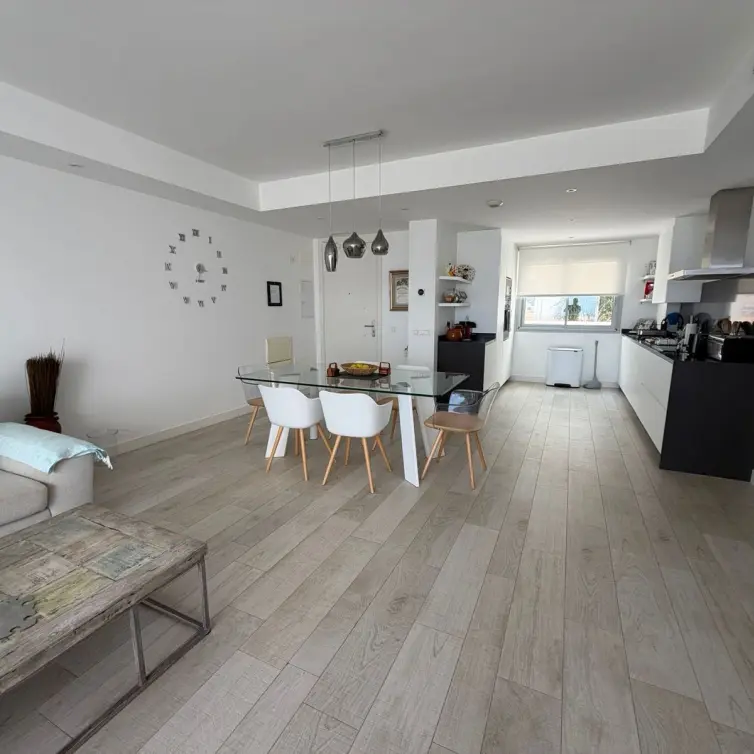 Venta de apartamento en planta media en Casares