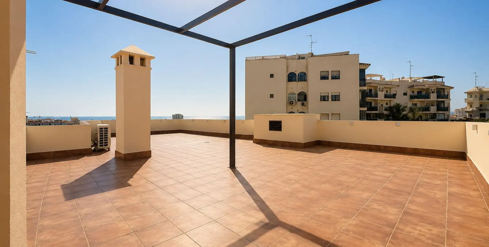 Продажа апартаментов на среднем этаже в Estepona 15