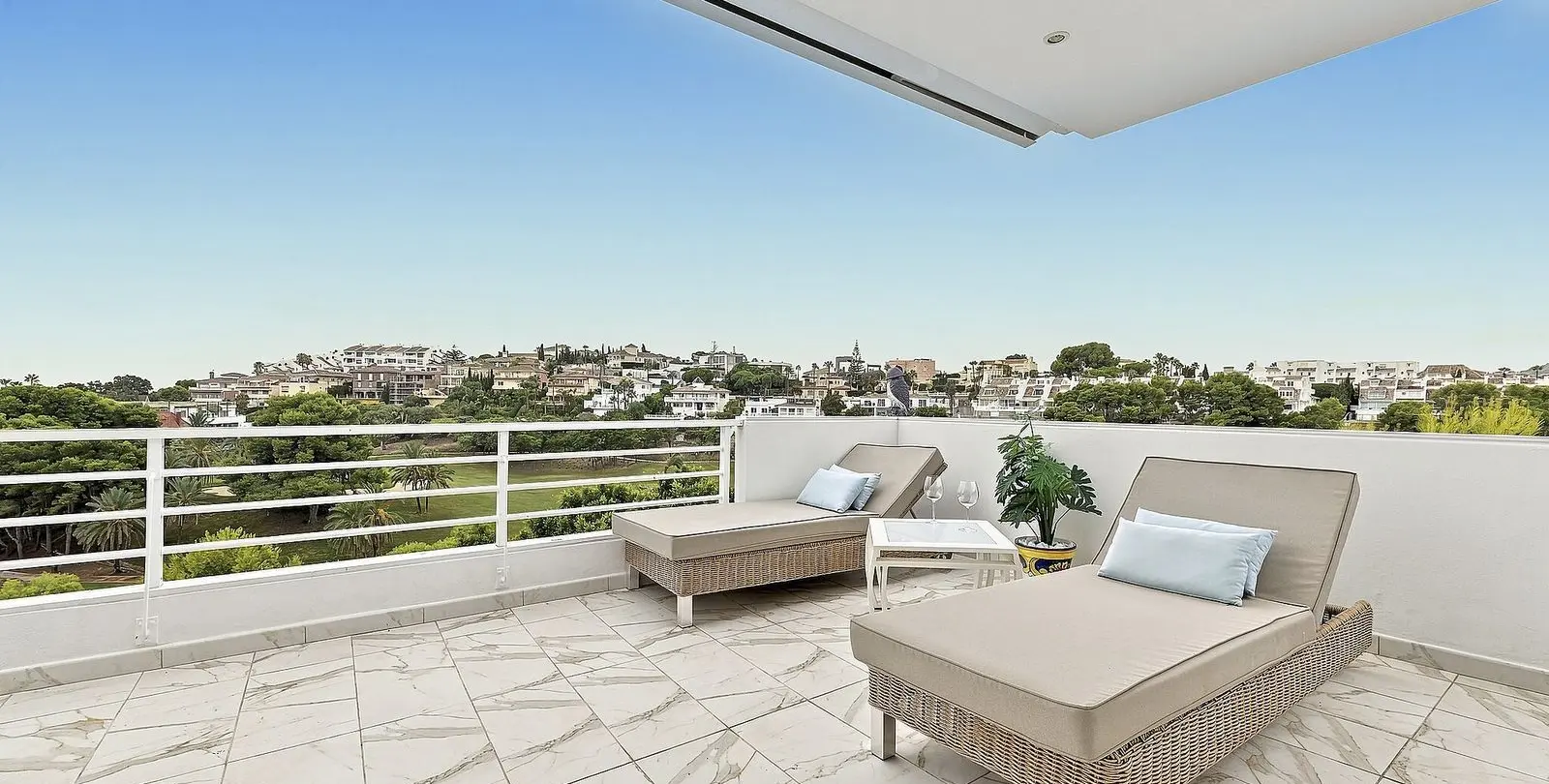 Sale of penthouse in Benalmadena Costa 14
