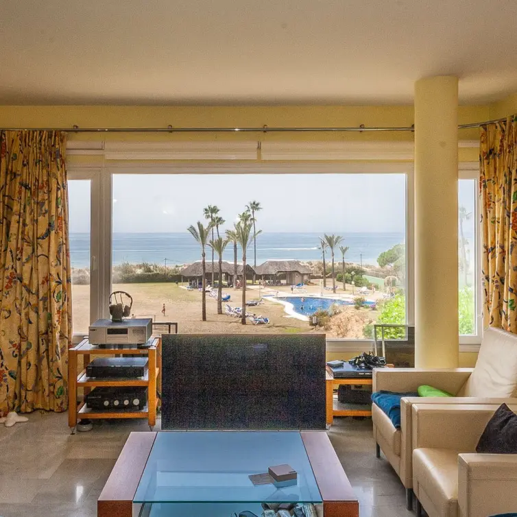 Venta de apartamento en planta media en Elviria