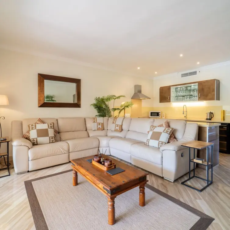 Venta de apartamento en planta media en Elviria