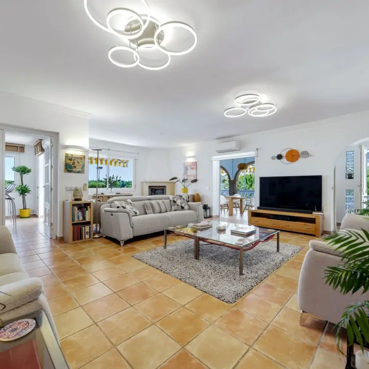 Sale of detached villa in El Chaparral