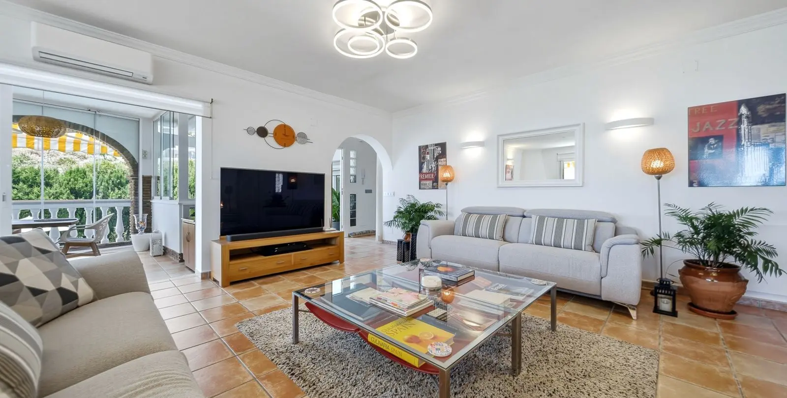 Sale of detached villa in El Chaparral 3