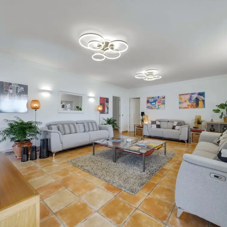 Sale of detached villa in El Chaparral
