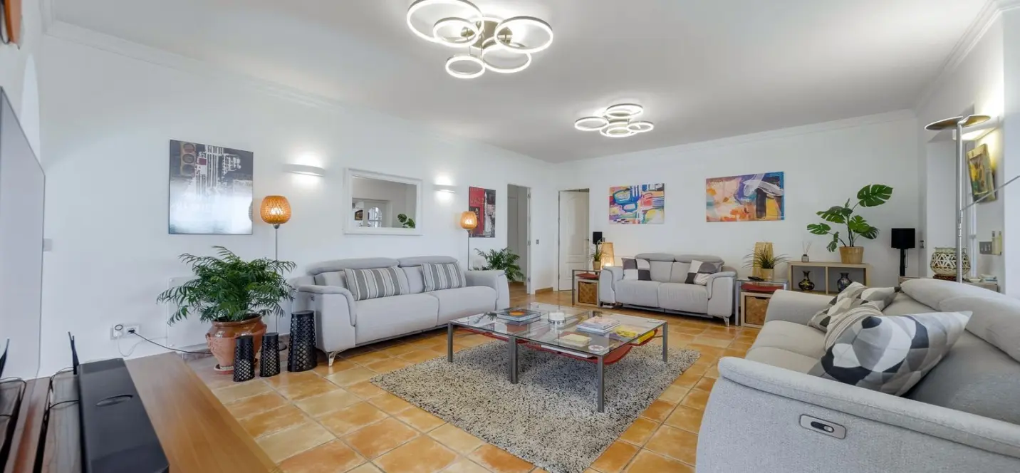 Sale of detached villa in El Chaparral 4
