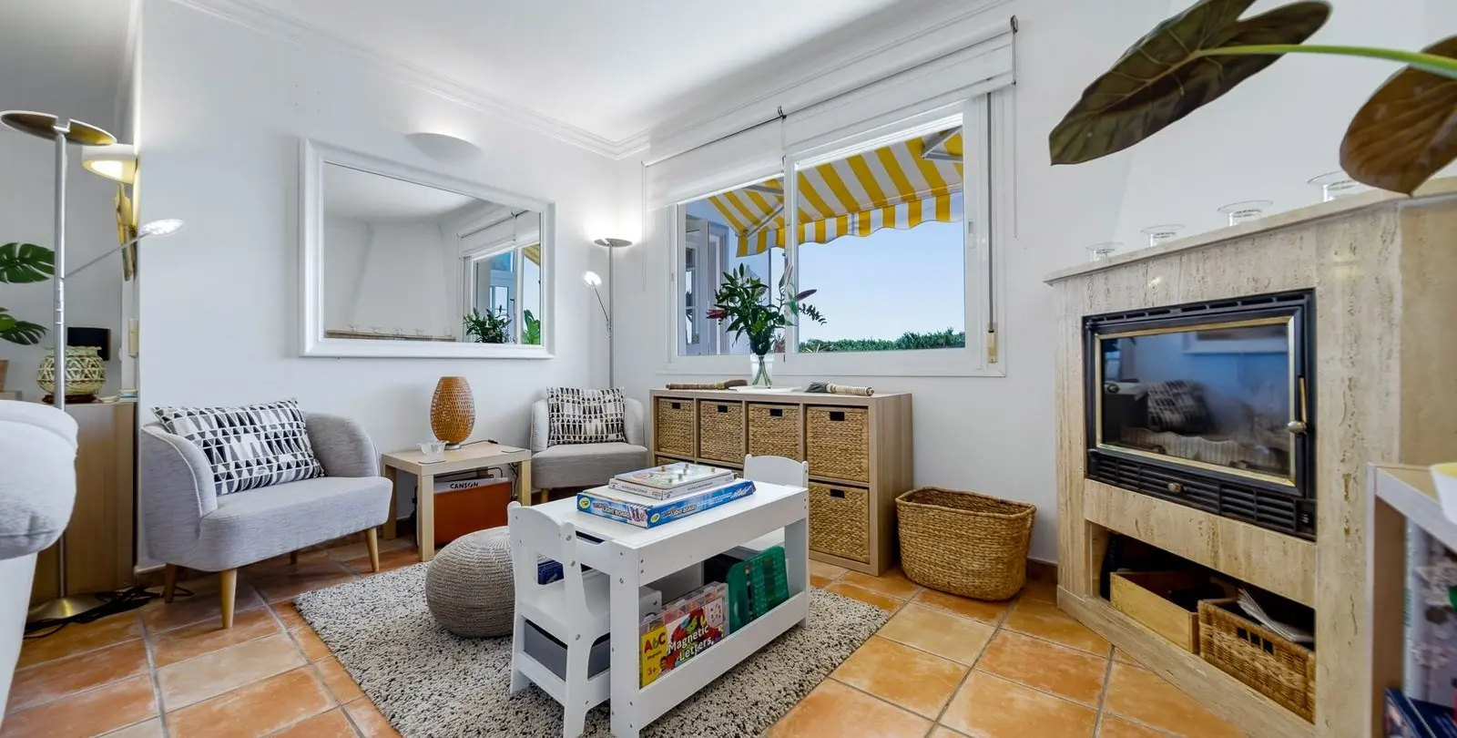 Sale of detached villa in El Chaparral 6