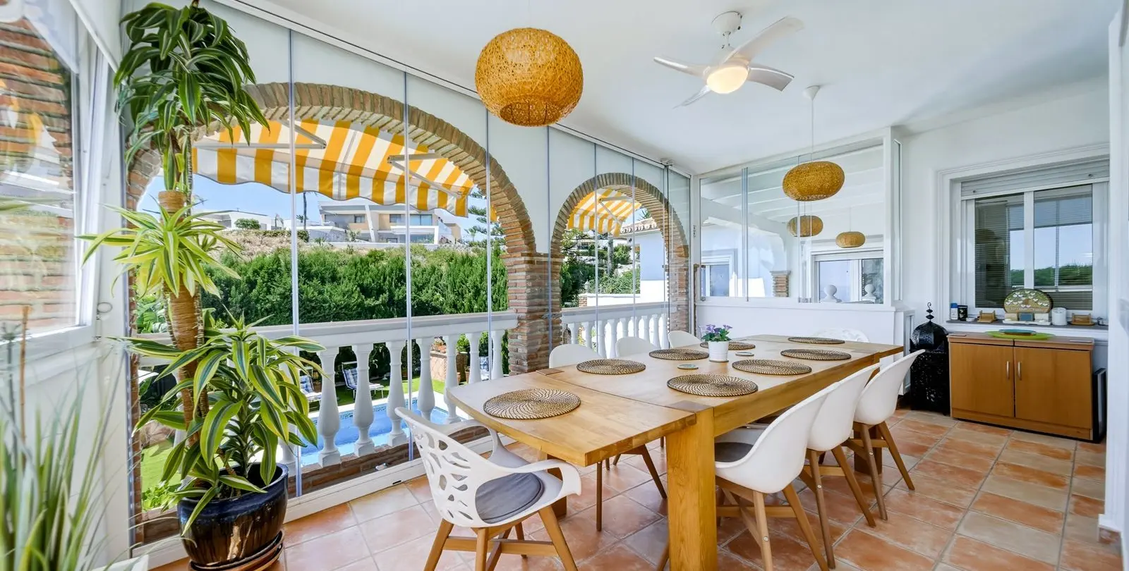 Sale of detached villa in El Chaparral 9