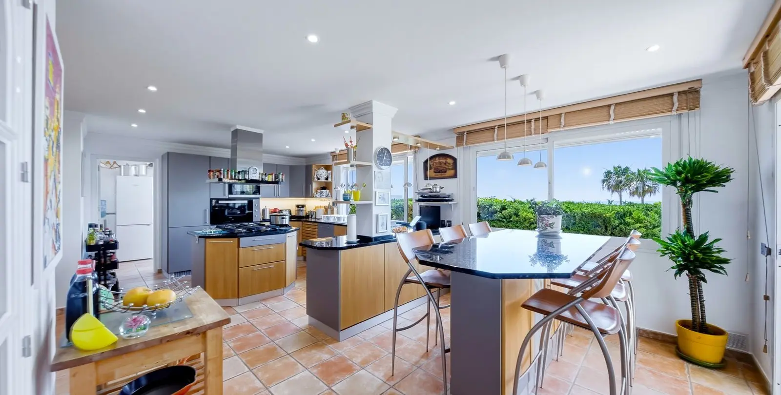 Sale of detached villa in El Chaparral 10