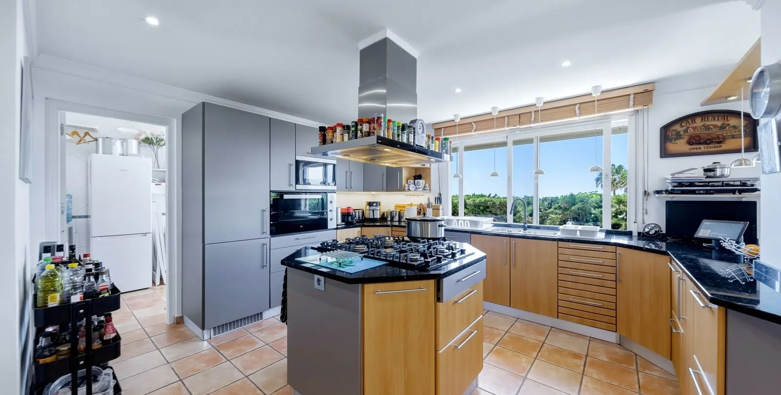 Sale of detached villa in El Chaparral 12