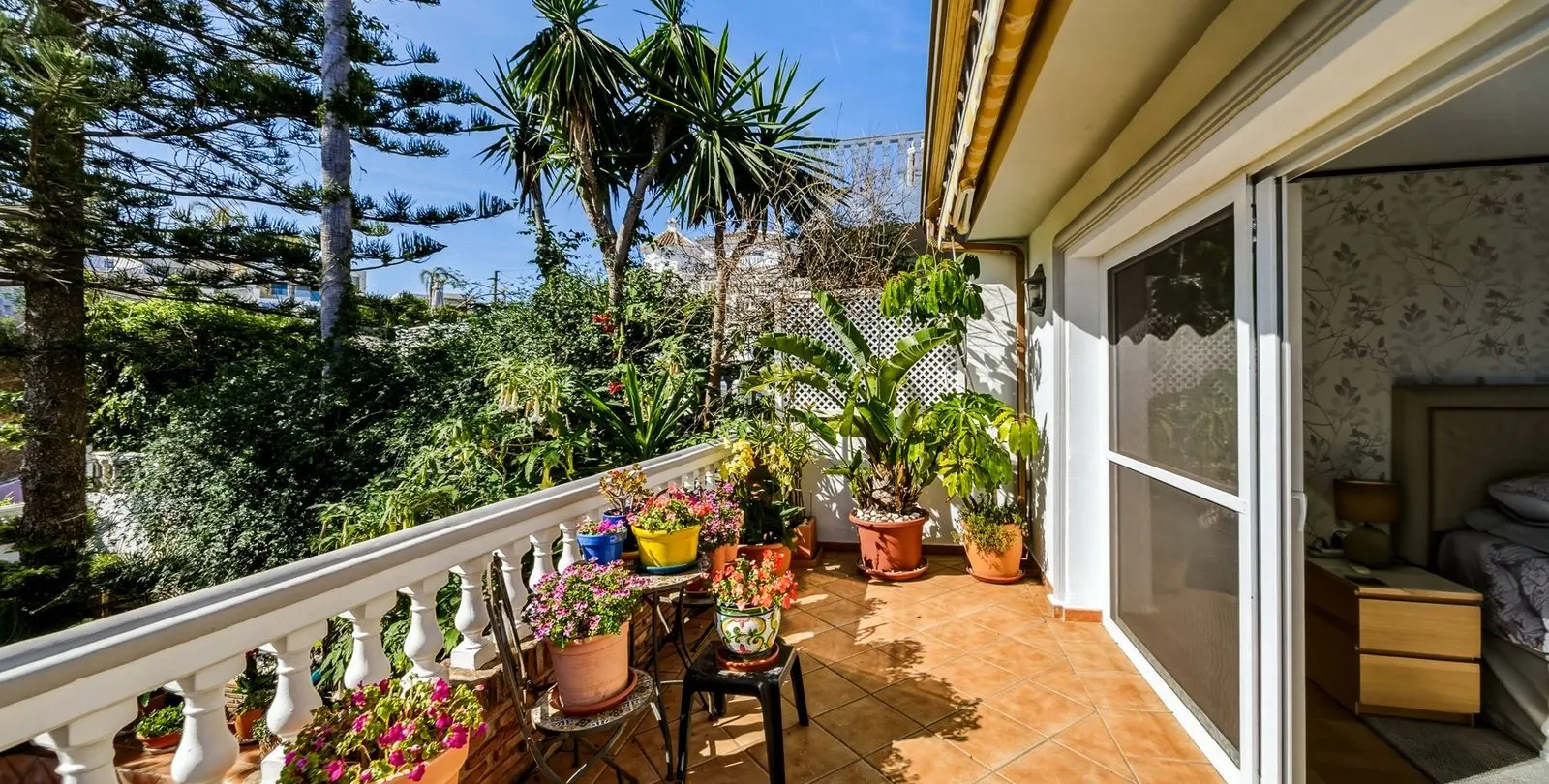 Sale of detached villa in El Chaparral 26