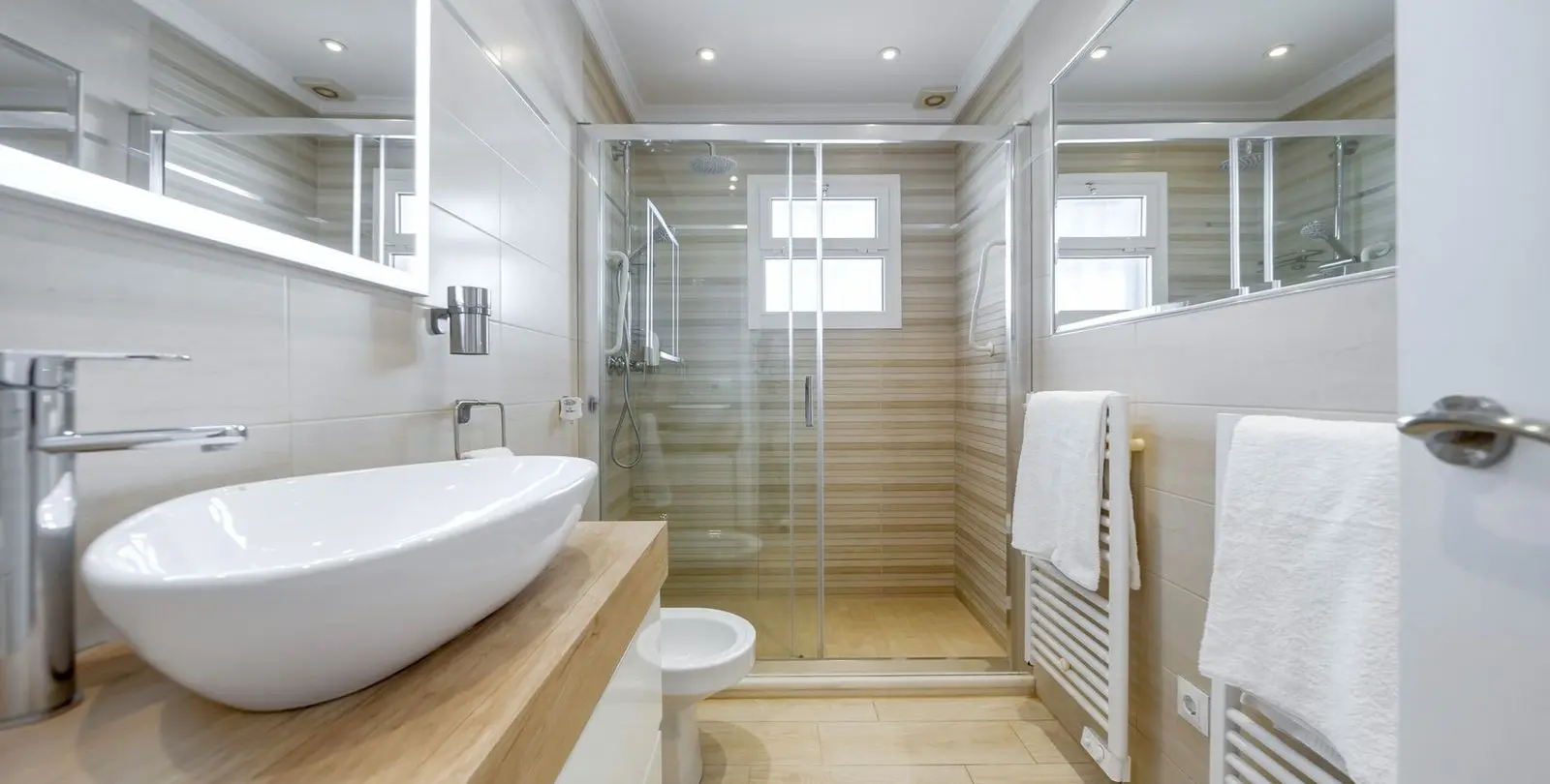 Sale of detached villa in El Chaparral 29