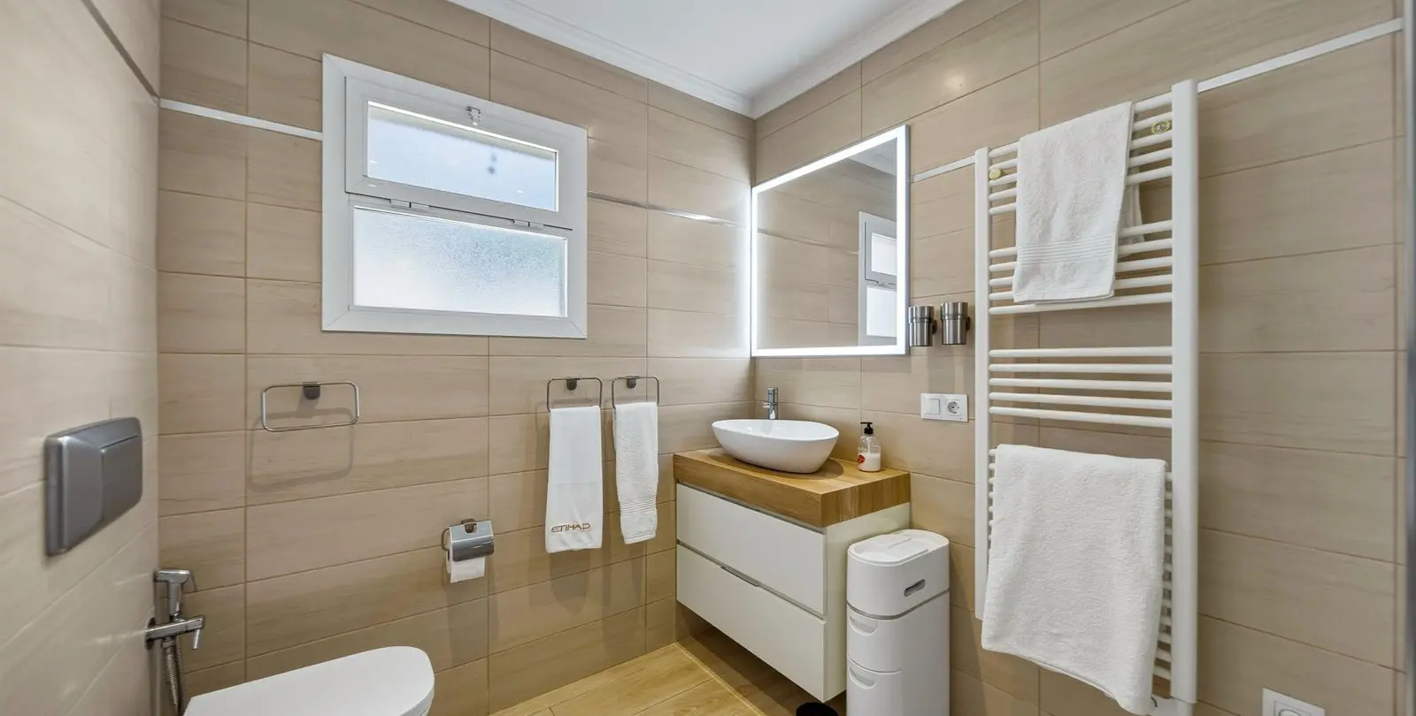 Sale of detached villa in El Chaparral 32
