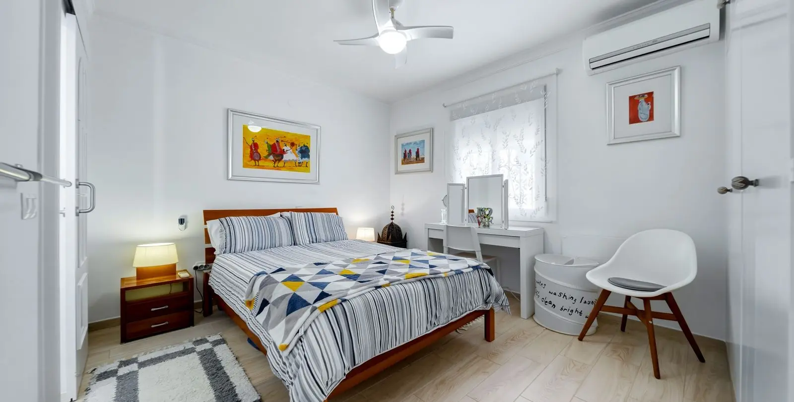 Sale of detached villa in El Chaparral 34