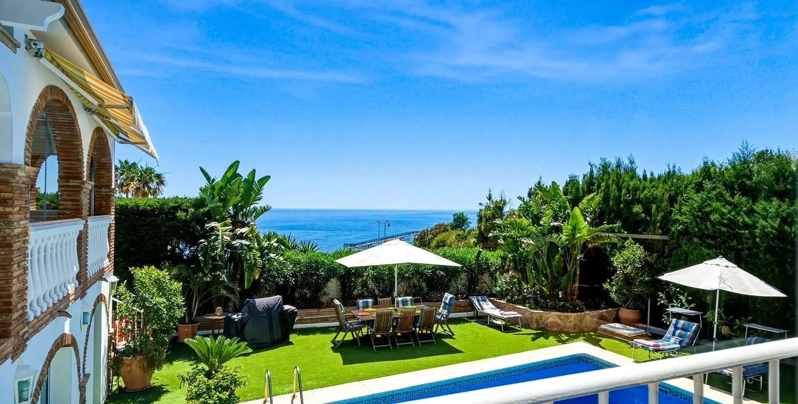 Sale of detached villa in El Chaparral 38