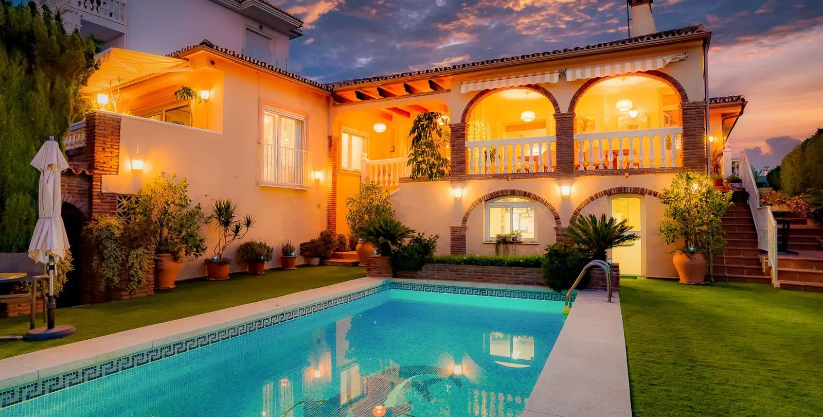 Sale of detached villa in El Chaparral 58