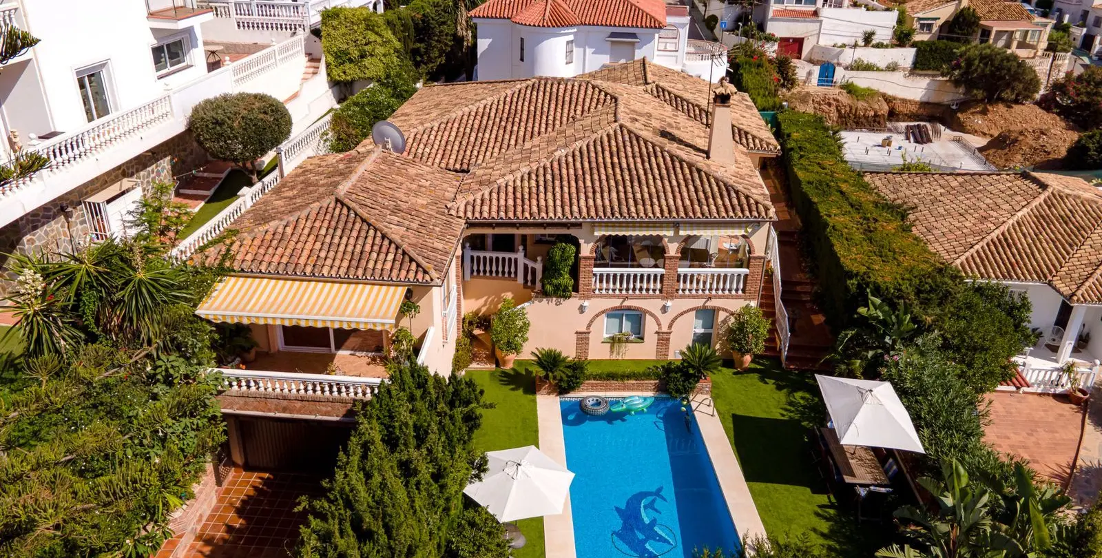 Sale of detached villa in El Chaparral 66
